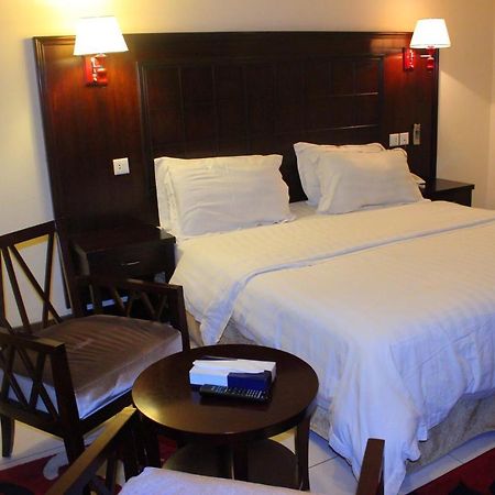 Al Harira Al Motamaiza Furnished Apartment Jeddah Exterior photo